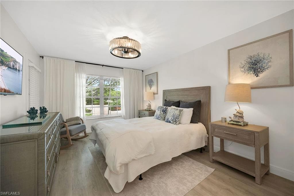 290 Banyan BLVD # 290, NAPLES FL 34102-16