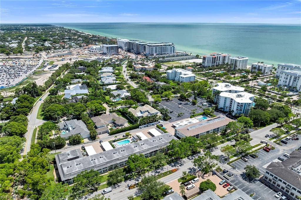 290 Banyan BLVD # 290, NAPLES FL 34102-46