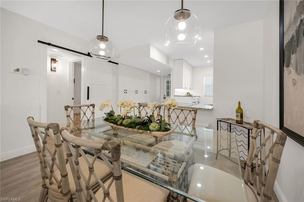 290 Banyan BLVD # 290, NAPLES FL 34102-8