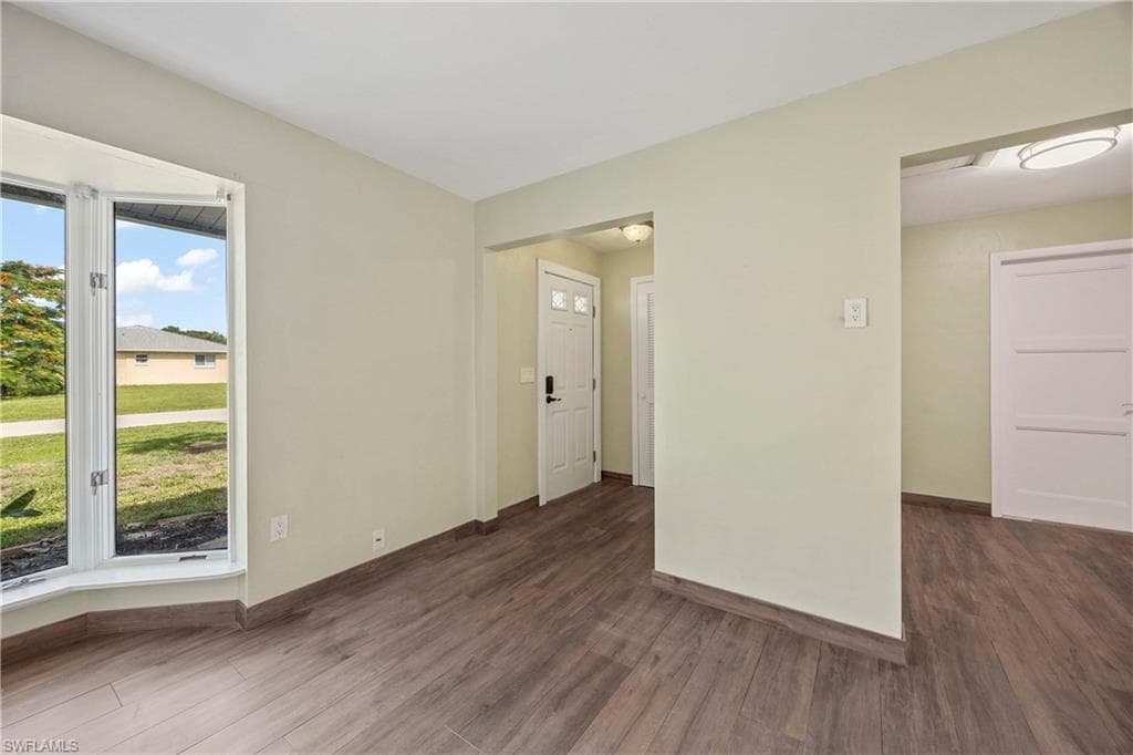 4656 Capri DR, NAPLES FL 34103-2