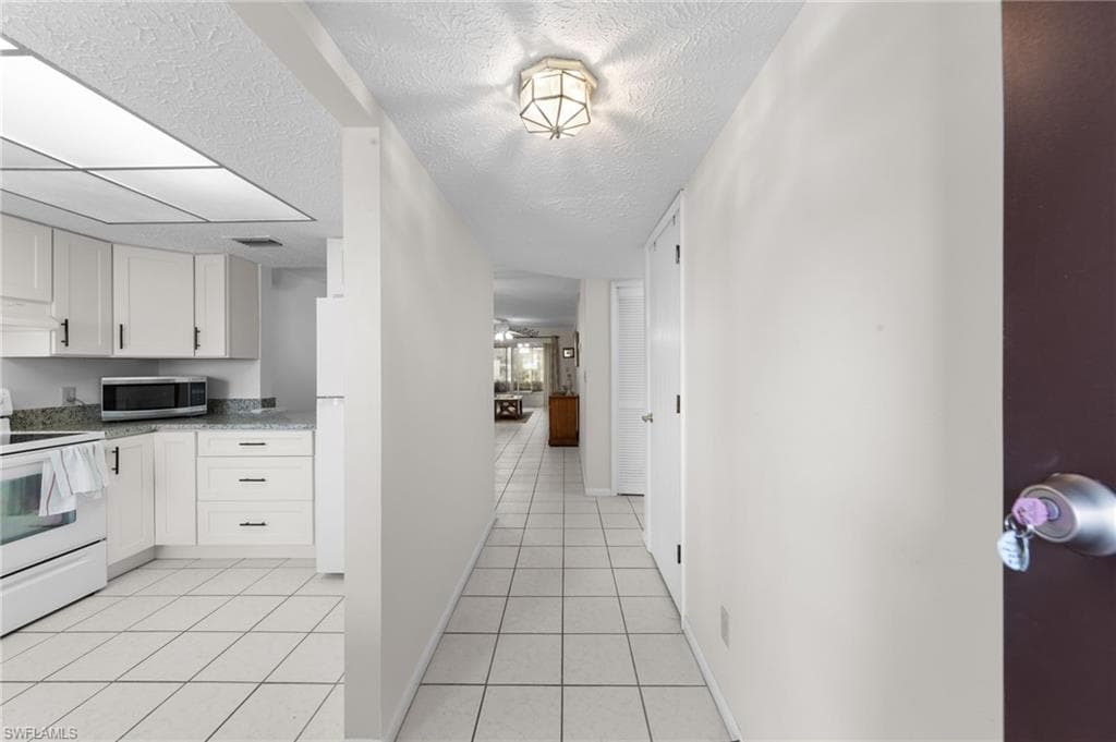 4420 Santa Barbara BLVD # 105, CAPE CORAL FL 33914-2