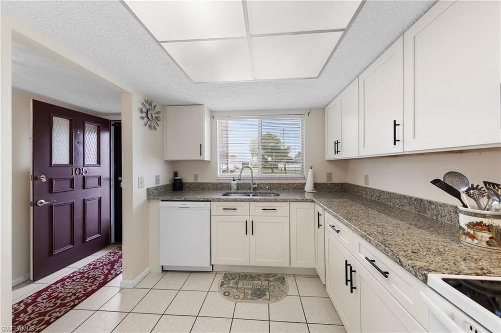 4420 Santa Barbara BLVD # 105, CAPE CORAL FL 33914-4