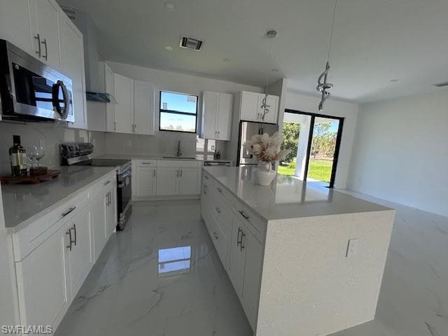 2563 47th AVE NE-20