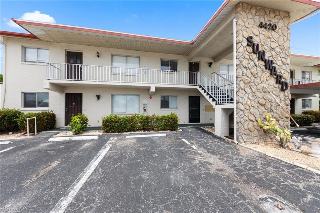 4420 Santa Barbara BLVD # 105, CAPE CORAL FL 33914-1