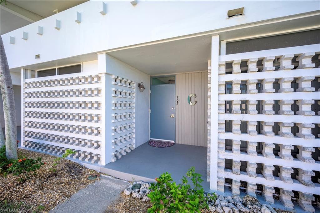 330 Tudor DR # 102, CAPE CORAL FL 33904-43