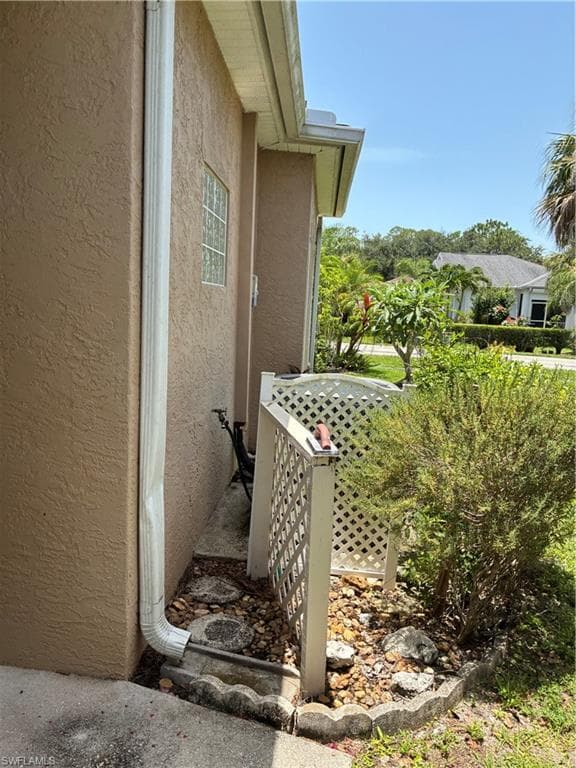 10741 Maui CIR, ESTERO FL 33928-17