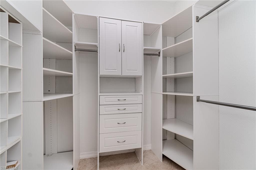 3421 Dandolo CIR, CAPE CORAL FL 33909-17