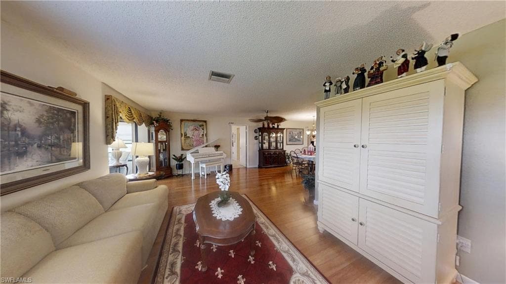 1527 Edgewater CIR, FORT MYERS FL 33919-12