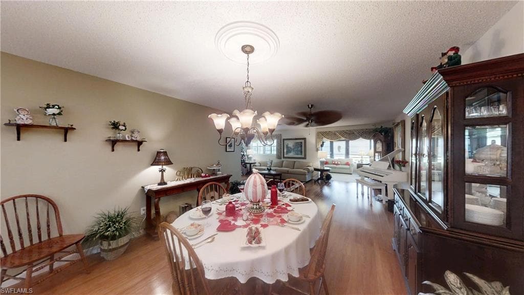 1527 Edgewater CIR, FORT MYERS FL 33919-8