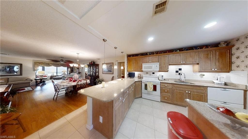 1527 Edgewater CIR, FORT MYERS FL 33919-3