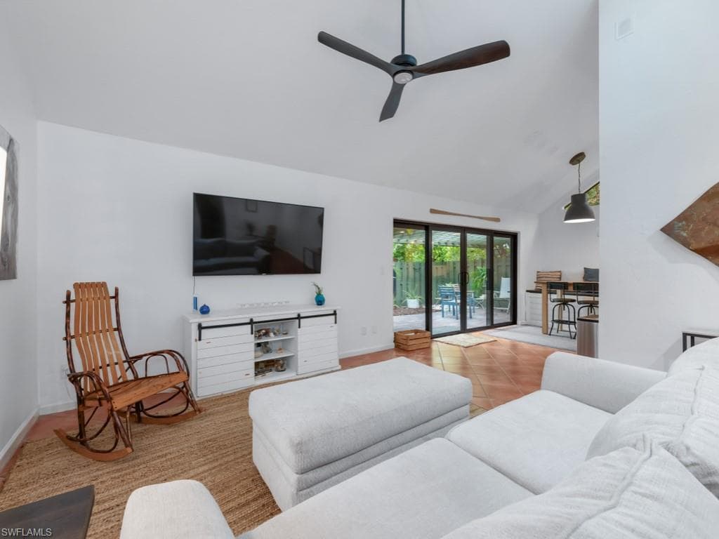 1271 Solana RD # E4, NAPLES FL 34103-5