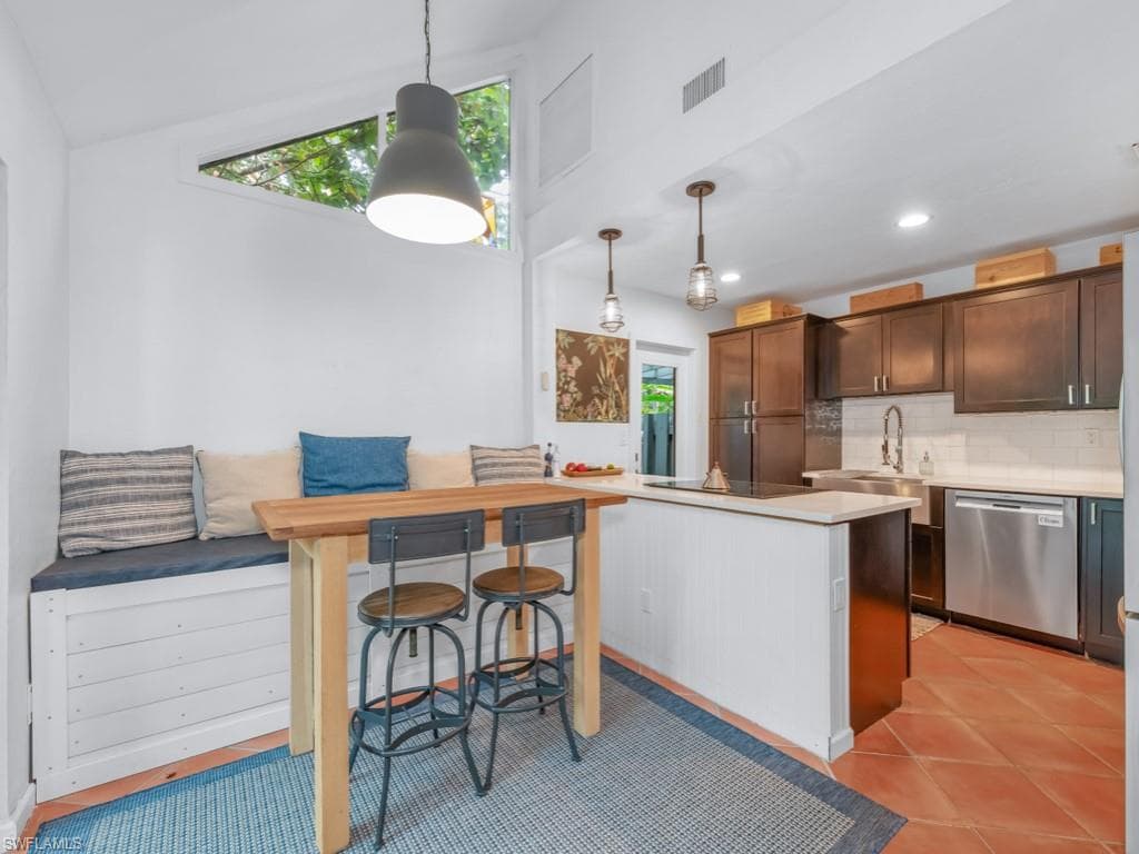 1271 Solana RD # E4, NAPLES FL 34103-2