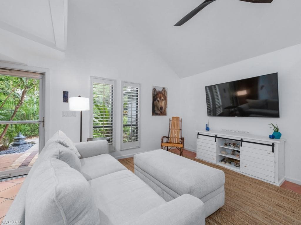 1271 Solana RD # E4, NAPLES FL 34103-4