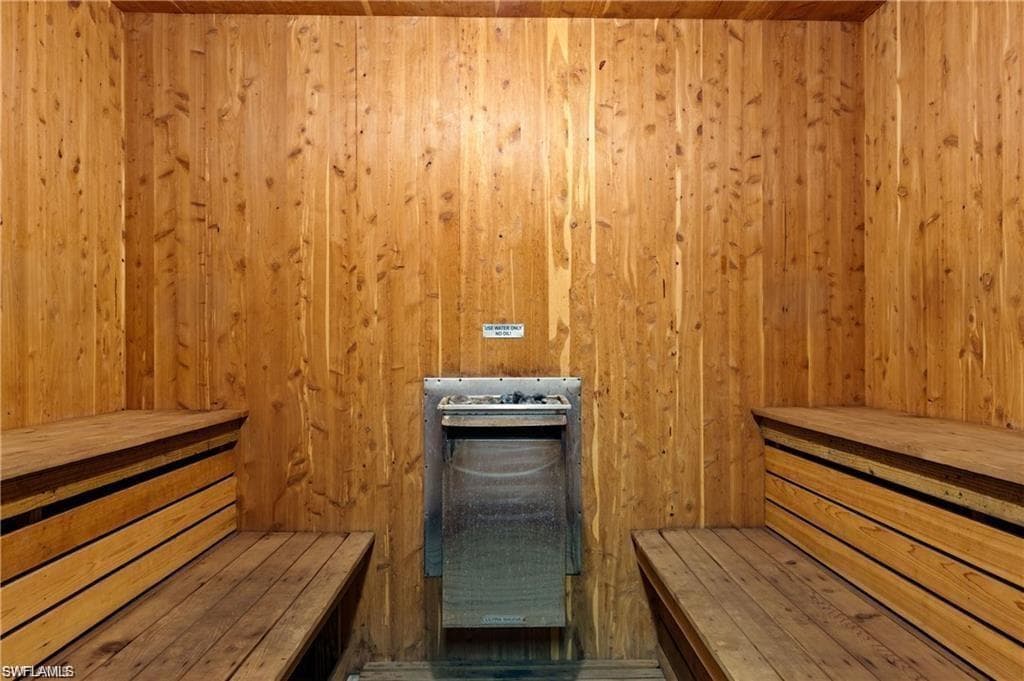 4295 Island CIR # 2, FORT MYERS FL 33919-31