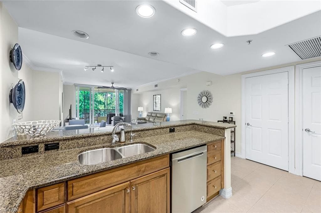 2728 Tiburon BLVD E # A204, NAPLES FL 34109-6