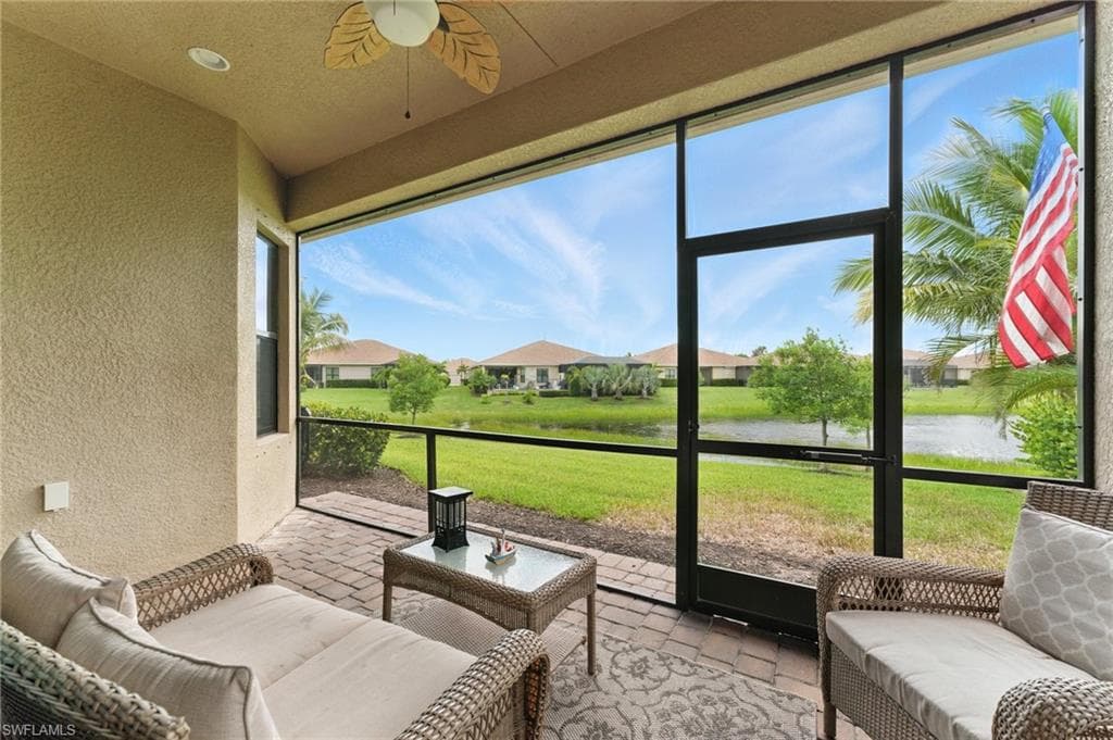 8230 Venetian Pointe DR, FORT MYERS FL 33908-1