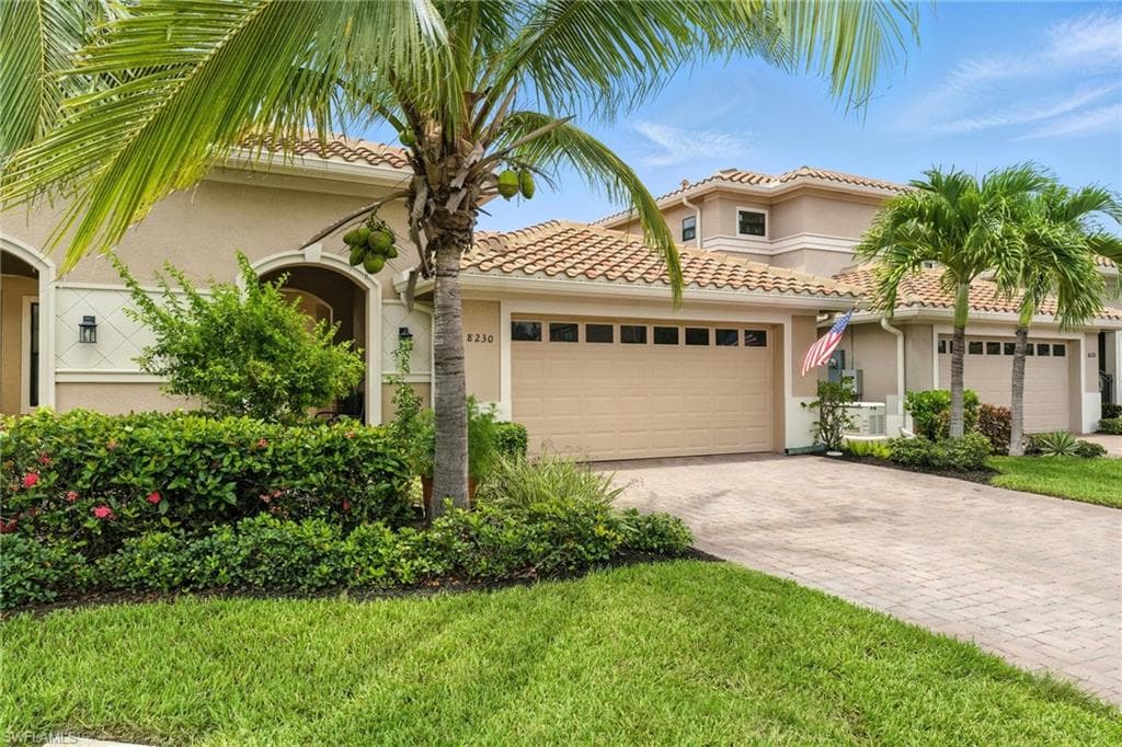 8230 Venetian Pointe DR, FORT MYERS FL 33908-5