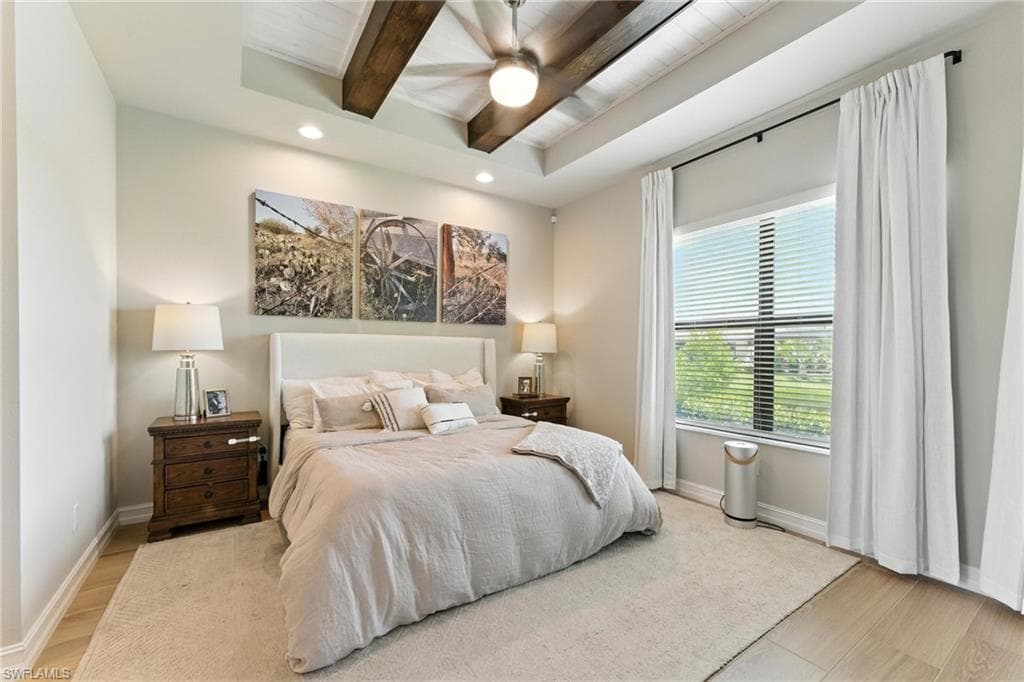 8230 Venetian Pointe DR, FORT MYERS FL 33908-21