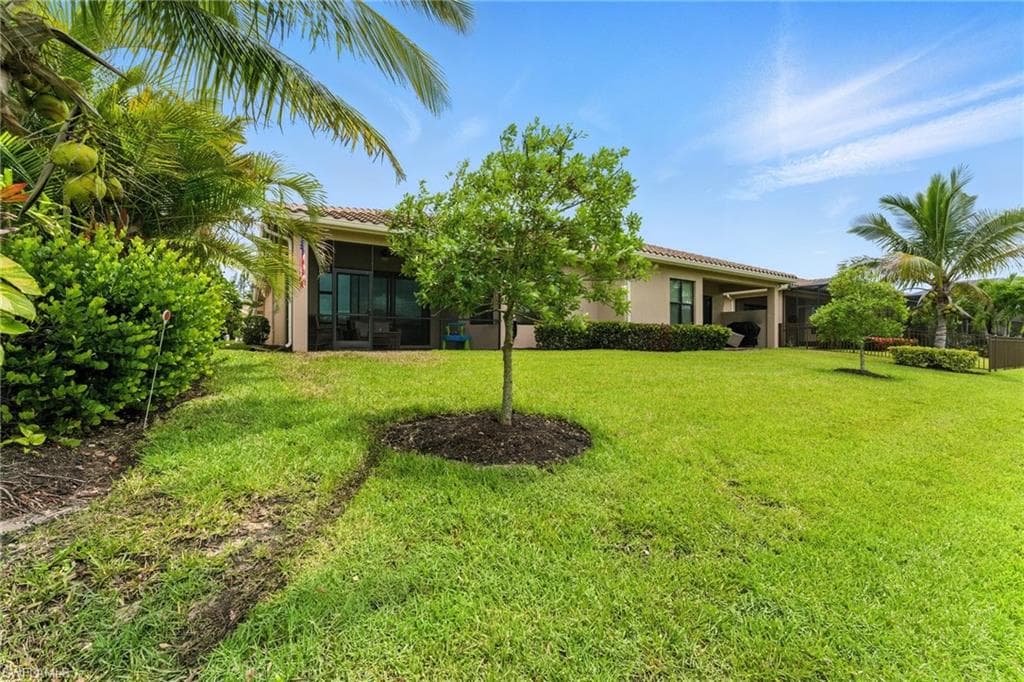 8230 Venetian Pointe DR, FORT MYERS FL 33908-31