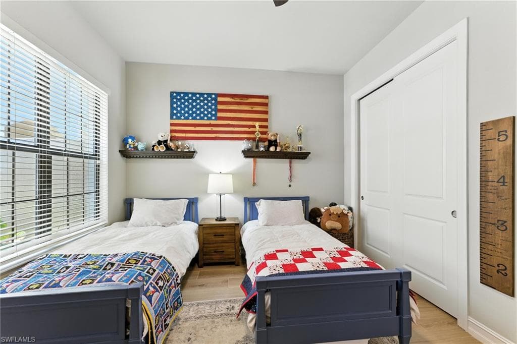 8230 Venetian Pointe DR, FORT MYERS FL 33908-27