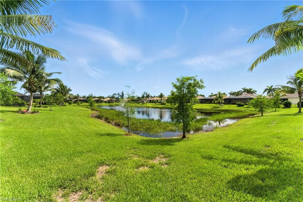 8230 Venetian Pointe DR, FORT MYERS FL 33908-37