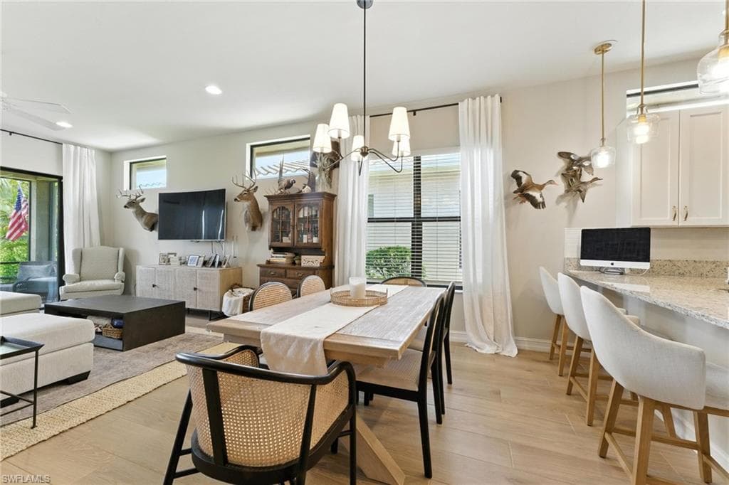 8230 Venetian Pointe DR, FORT MYERS FL 33908-14