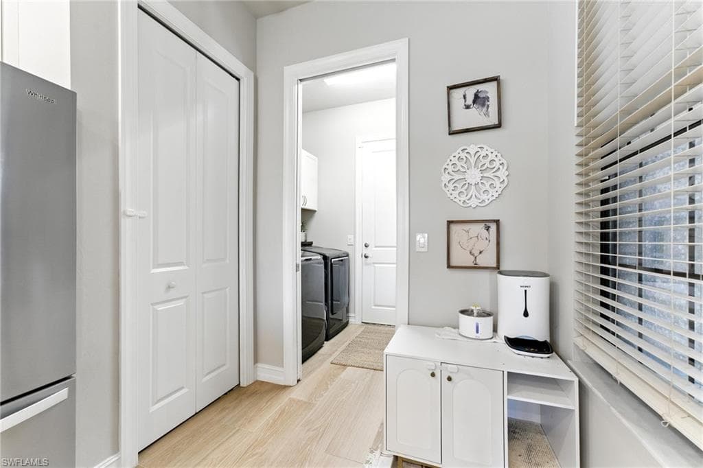 8230 Venetian Pointe DR, FORT MYERS FL 33908-10