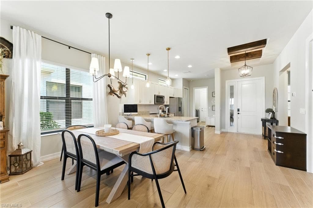 8230 Venetian Pointe DR, FORT MYERS FL 33908-20