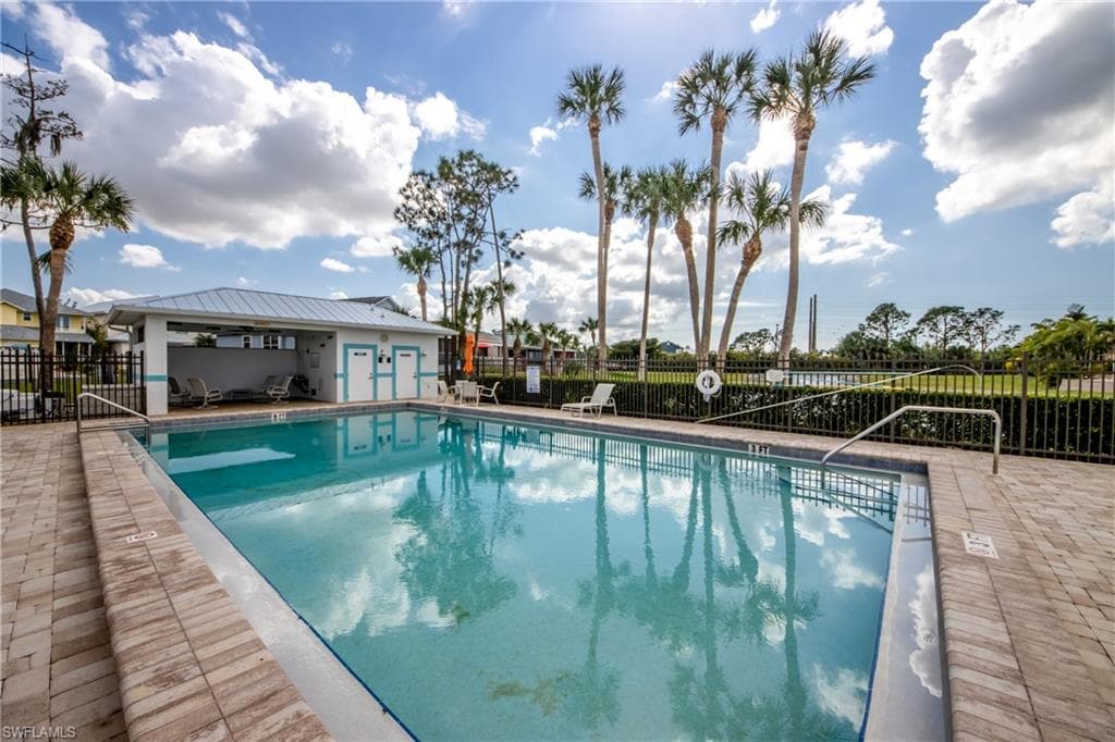 6059 Montego Bay LOOP, FORT MYERS FL 33908-43