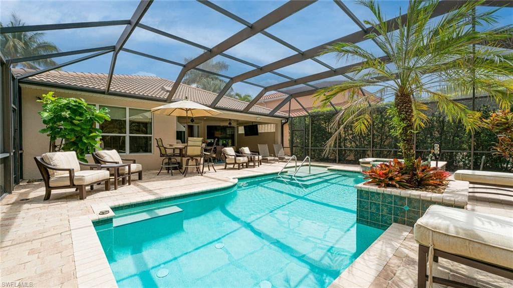 7667 Martino CIR, NAPLES FL 34112-1