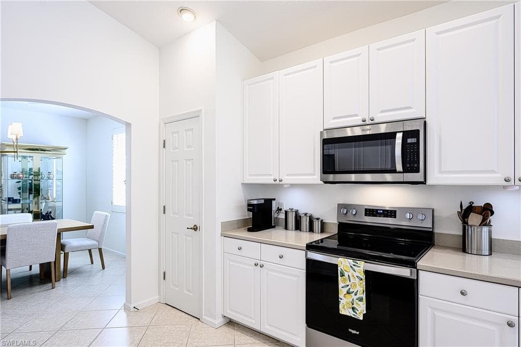 7127 Blue Juniper CT # 201, NAPLES FL 34109-11