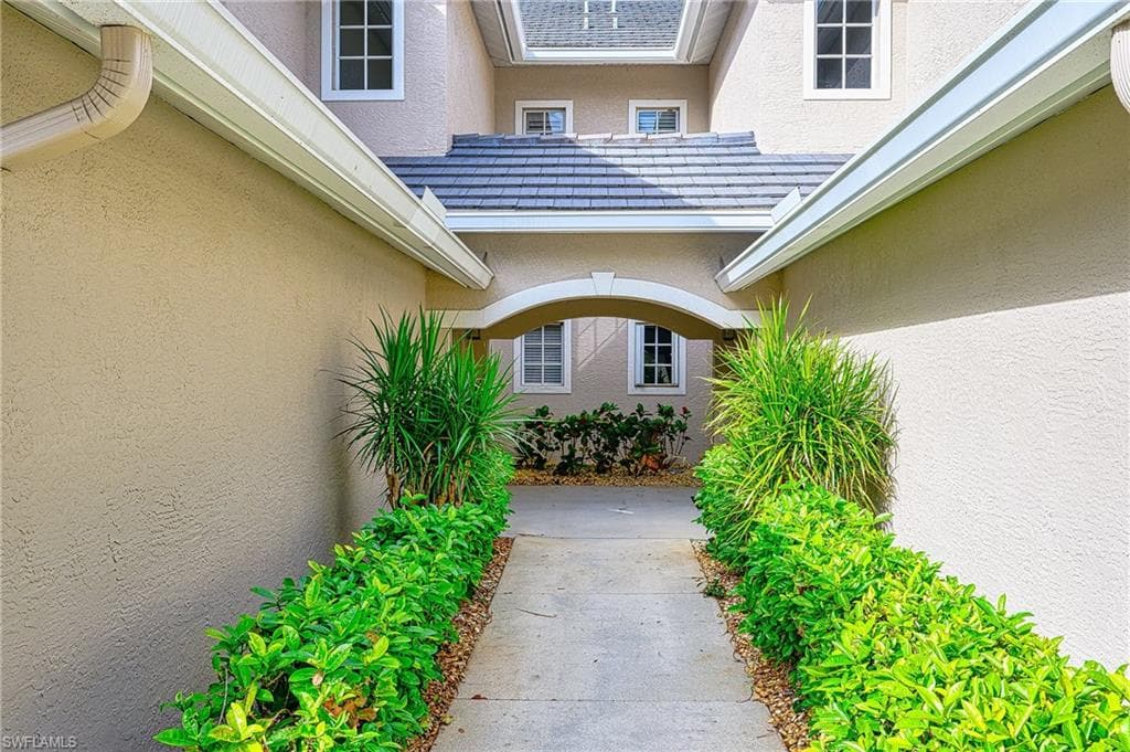 7127 Blue Juniper CT # 201, NAPLES FL 34109-6