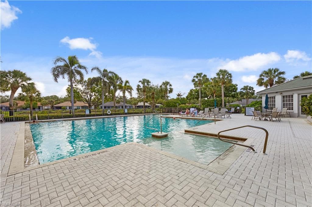 7127 Blue Juniper CT # 201, NAPLES FL 34109-37