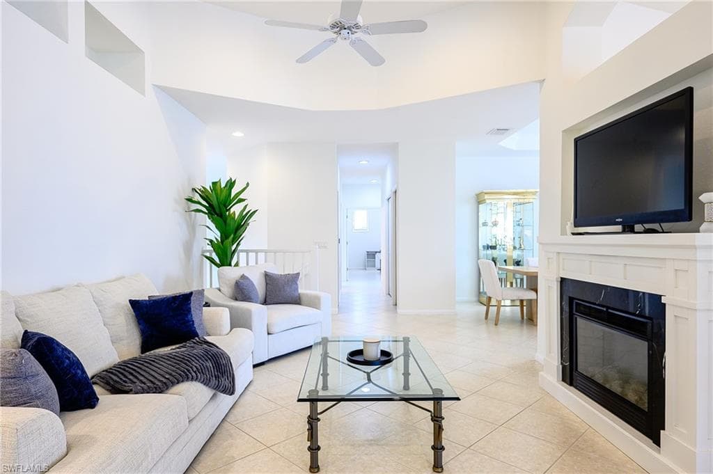 7127 Blue Juniper CT # 201, NAPLES FL 34109-17