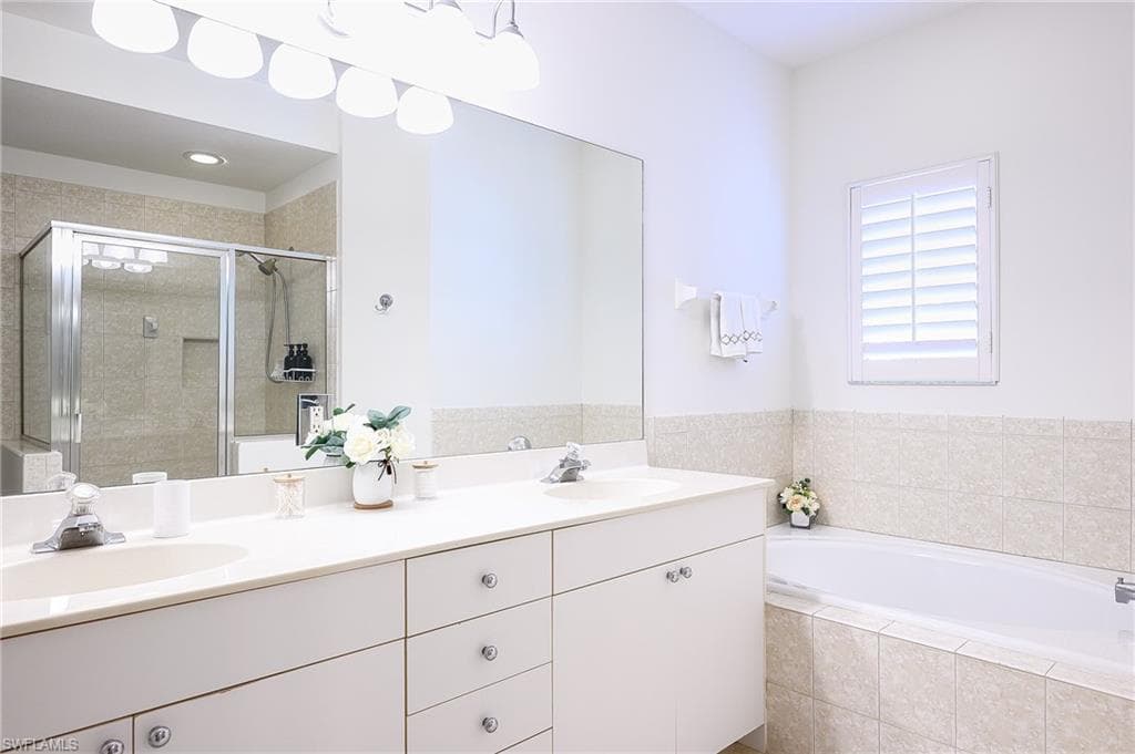 7127 Blue Juniper CT # 201, NAPLES FL 34109-30