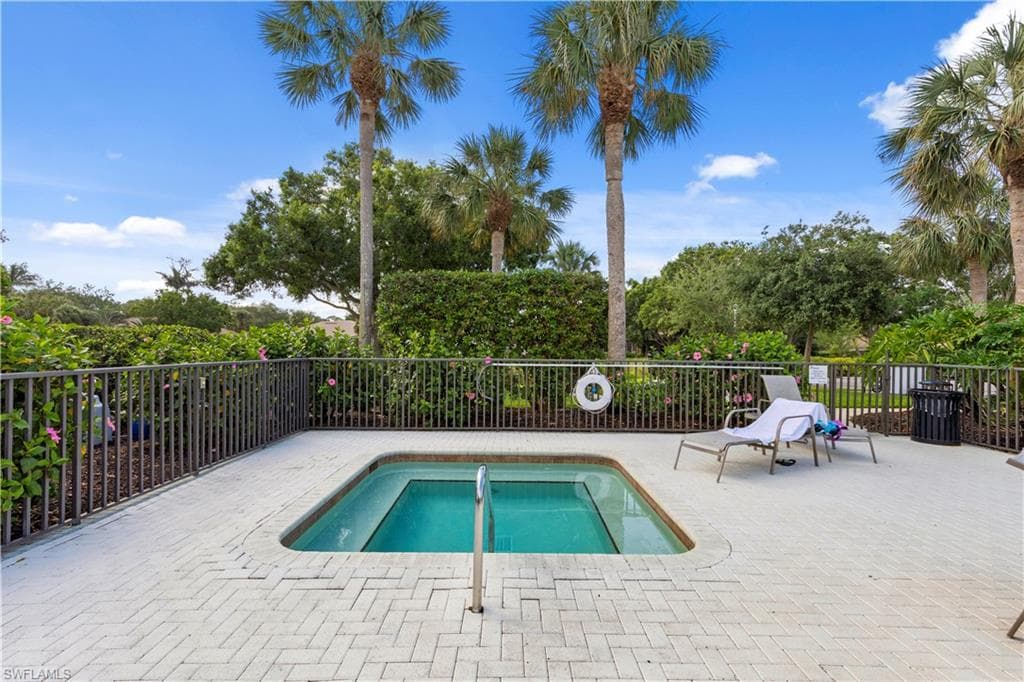 7127 Blue Juniper CT # 201, NAPLES FL 34109-38