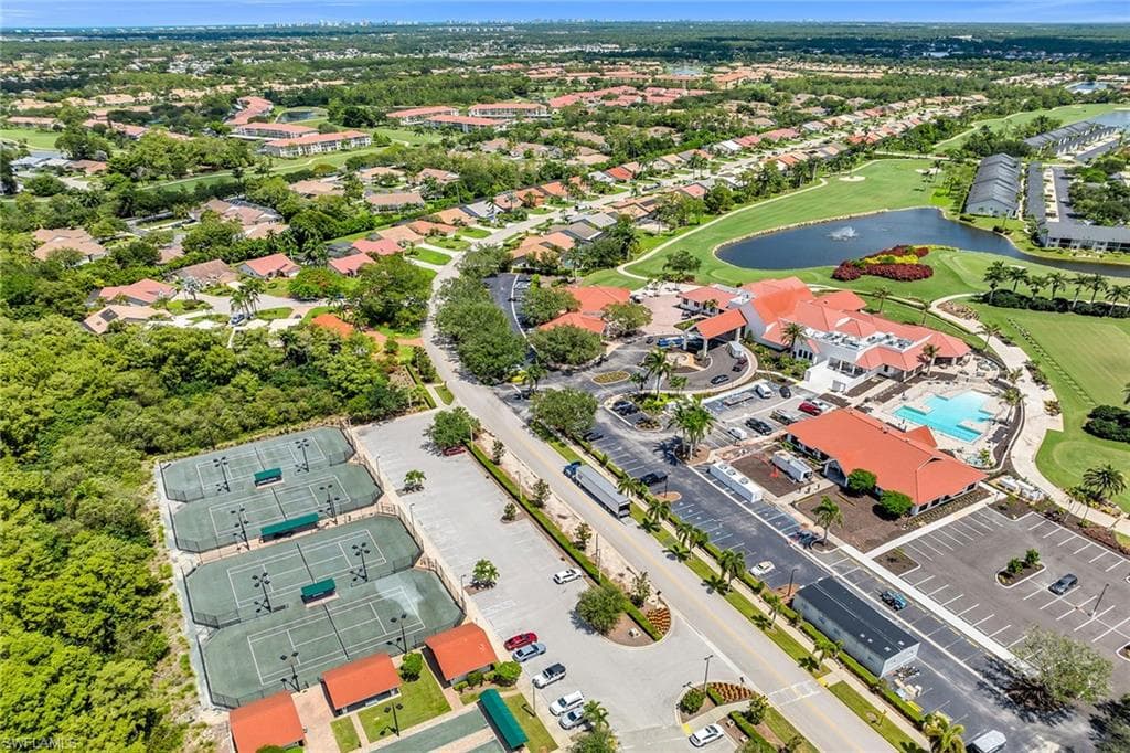 581 Country Walk CT, NAPLES FL 34104-45