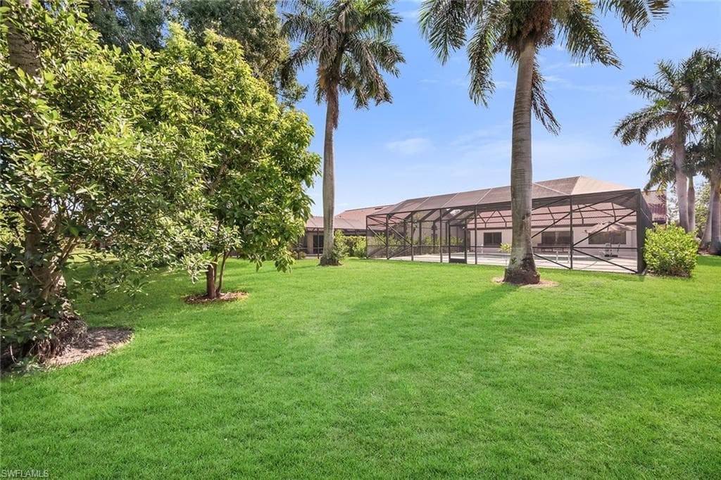 581 Country Walk CT, NAPLES FL 34104-35