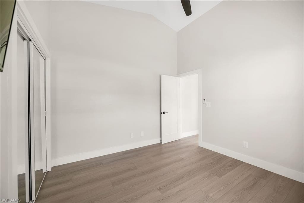 581 Country Walk CT, NAPLES FL 34104-23