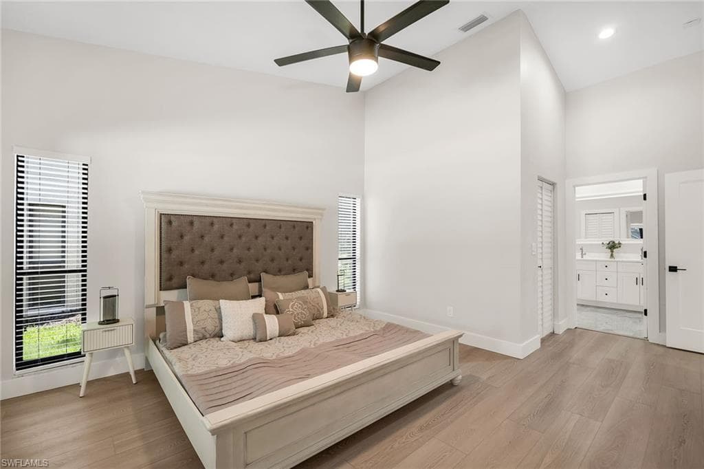 581 Country Walk CT, NAPLES FL 34104-17