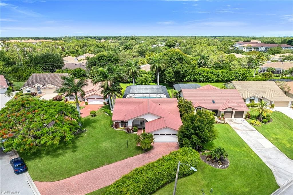 581 Country Walk CT, NAPLES FL 34104-38