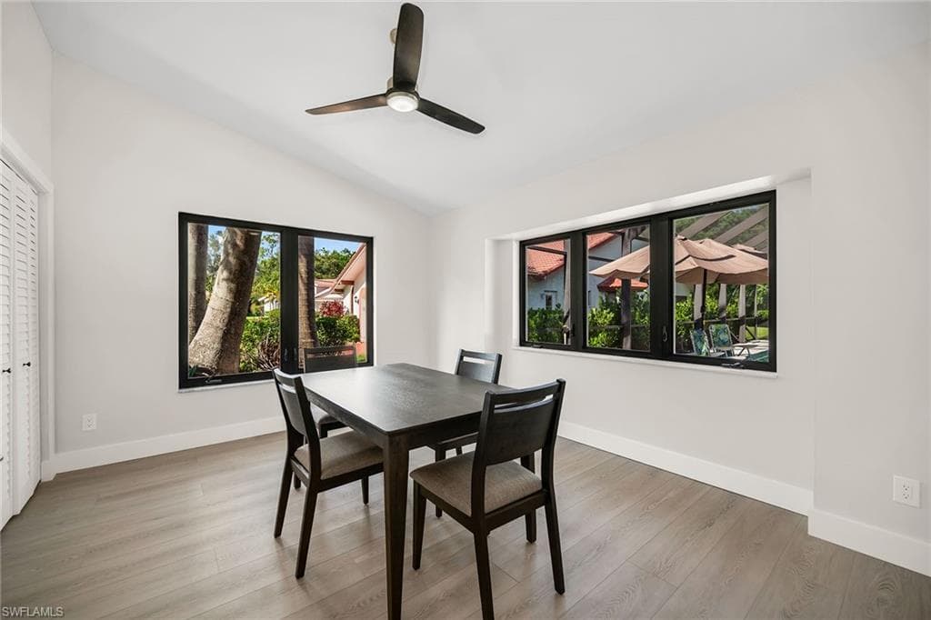 581 Country Walk CT, NAPLES FL 34104-24