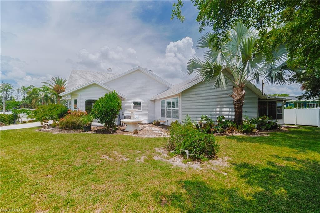 123 Edward AVE, LEHIGH ACRES FL 33936-36