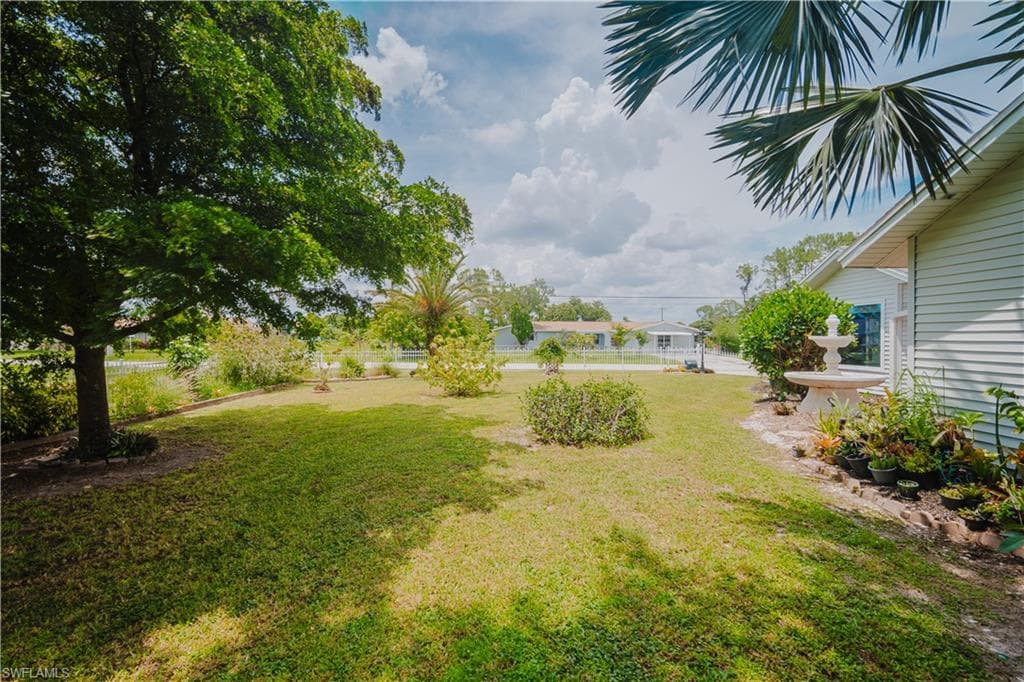 123 Edward AVE, LEHIGH ACRES FL 33936-35