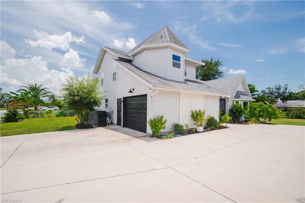 123 Edward AVE, LEHIGH ACRES FL 33936-3