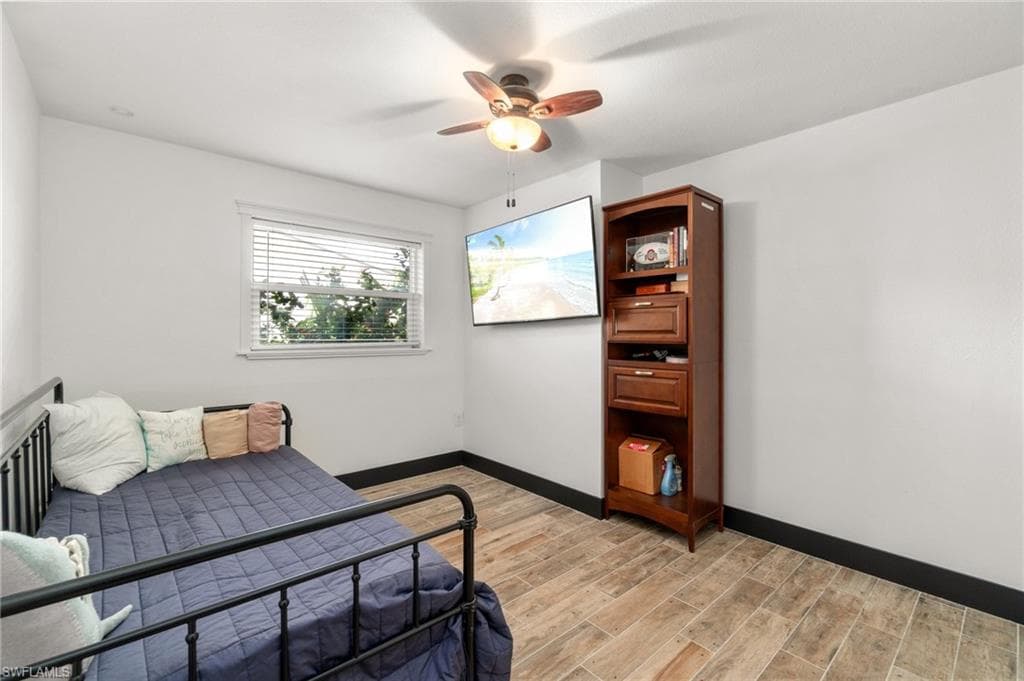 544 Bayside DR, FORT MYERS FL 33919-32