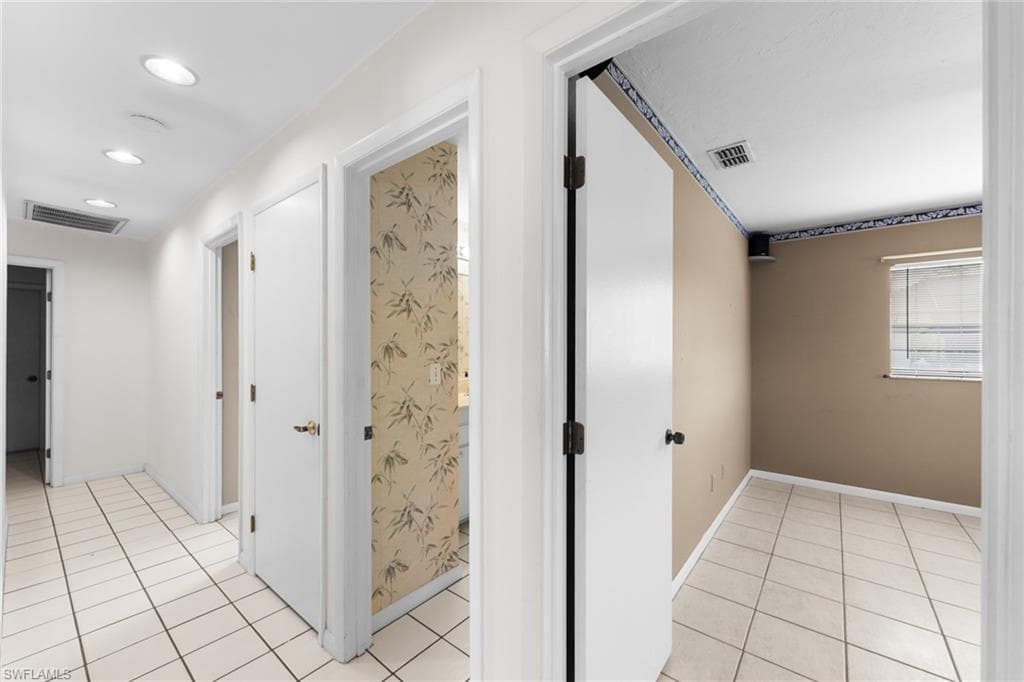 9366 Pineapple RD, FORT MYERS FL 33967-25