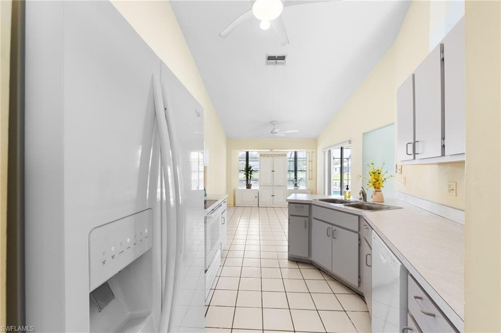 9366 Pineapple RD, FORT MYERS FL 33967-21