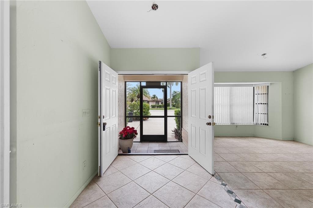 9366 Pineapple RD, FORT MYERS FL 33967-6