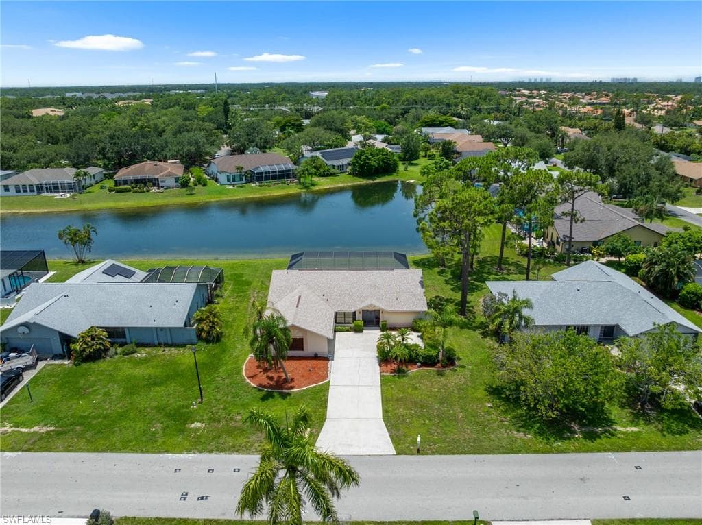 9366 Pineapple RD, FORT MYERS FL 33967-2